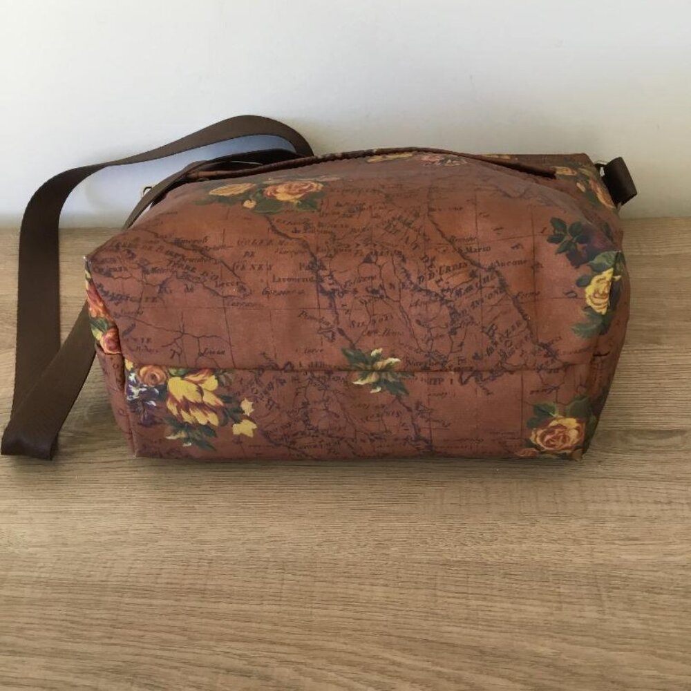 Patricia Nash English Garden Floral Map  Sling Crossbody Shoulder Bag Purse EUC - Picture 7 of 10
